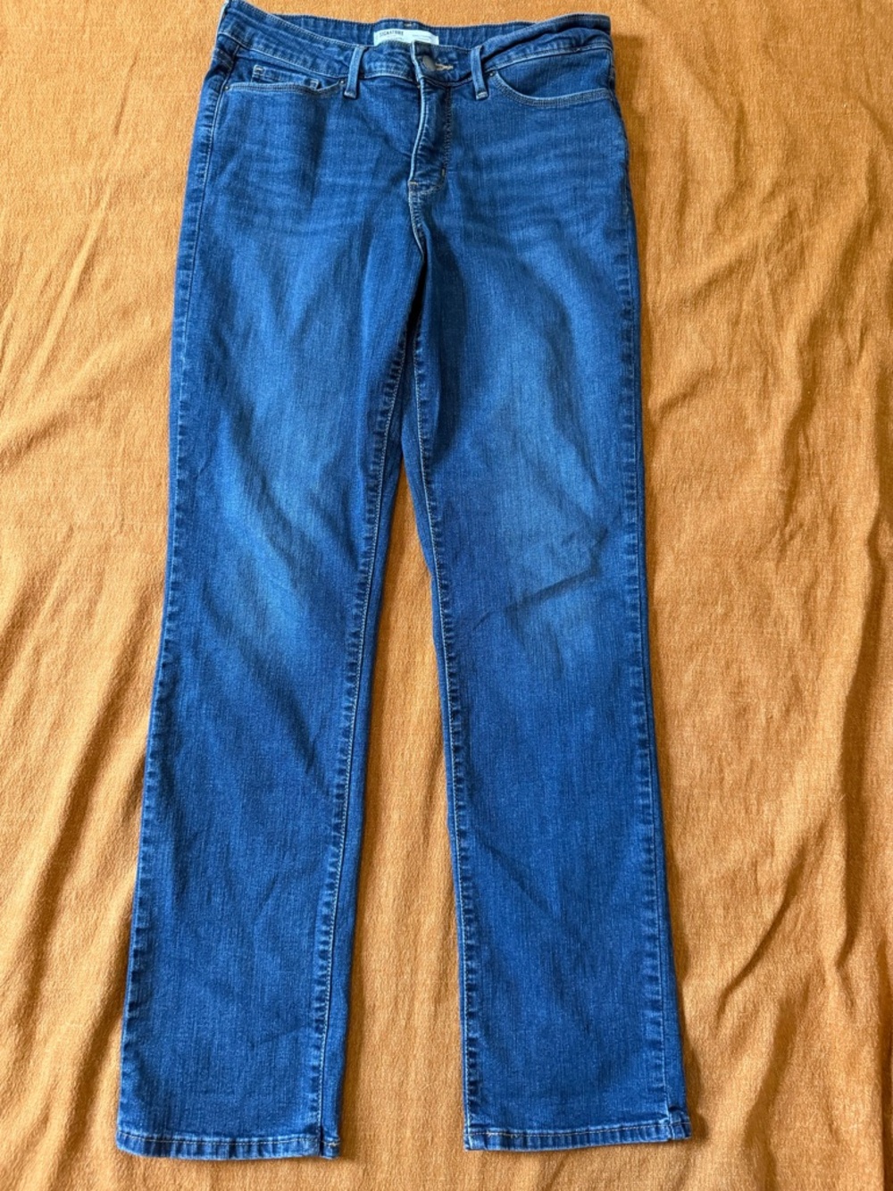 Signature by Levi Strauss Womens Totally Shaping Straight Jeans
